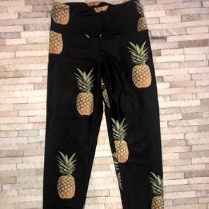 Goldsheep - size xs pineapple party crop leggings